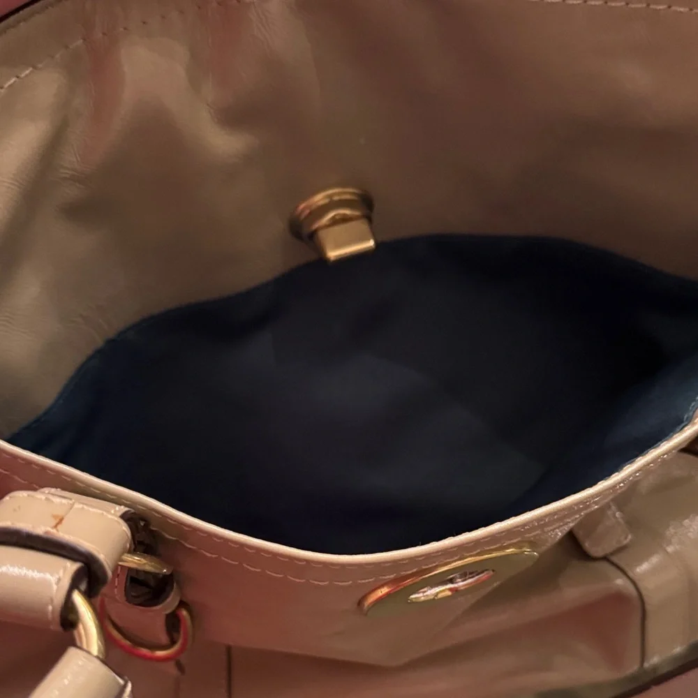Coach Elegant Luxurious Leather Tote Bag - Picture 7 of 11